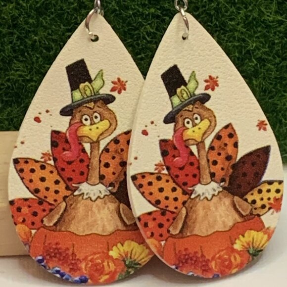Turkey Earring, Fall Earring, Thanksgiving Earring, Pilgrim Earring, Gift Idea - Picture 2 of 6